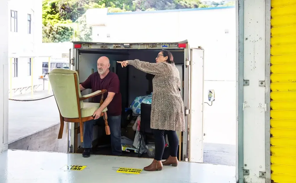 move in help self storage